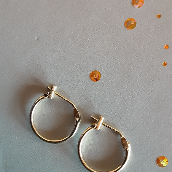 Price Drop! olid 14 K Gold Earrings/ Hoops - Picture 4 of 6